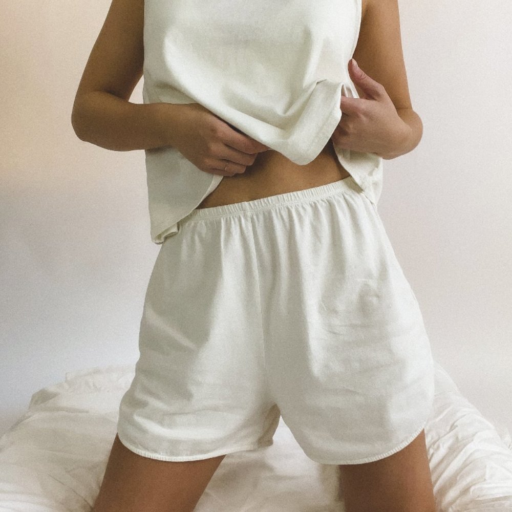 NWT Filosofia 30's Classic Cotton Shorts in White